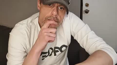 Snapshot of swontguy2025 chatting on March 6, 7:03 am swontguy2025 online show from March 6, 7:03 am