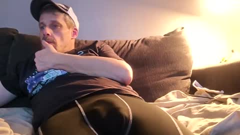 swontguy2025 online show from February 15, 1:46 am