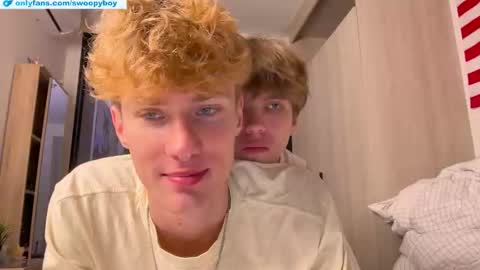 Snapshot of swoopyboy chatting on November 18, 1:37 pm swoopyboy online show from November 18, 1:37 pm