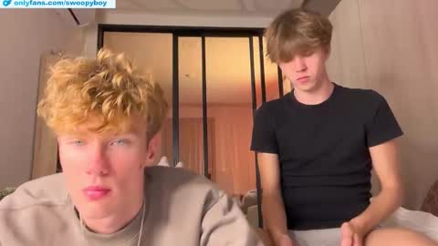 Snapshot of swoopyboy chatting on November 27, 2:52 pm swoopyboy online show from November 27, 2:52 pm