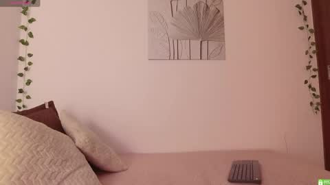 Helen  online show from April 15, 7:10 pm