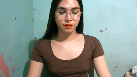 Snapshot of swyt_soleil chatting on September 14, 2:54 am swyt_soleil online show from September 14, 2:54 am