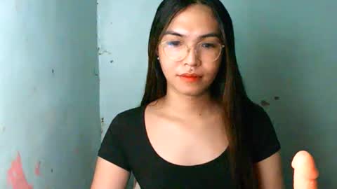 Snapshot of swyt_soleil chatting on September 16, 8:21 pm swyt_soleil online show from September 16, 8:21 pm