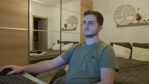 syl092 online show from January 8, 4:53 pm