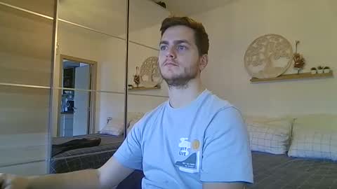 syl092 online show from January 12, 9:25 am