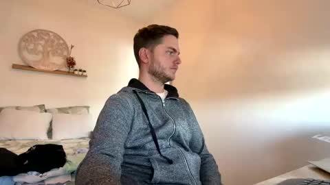 syl092 online show from March 9, 1:15 pm