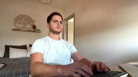 syl092 online show from March 28, 1:22 pm