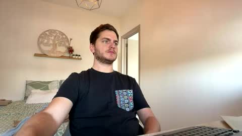 syl092 online show from April 9, 11:48 am