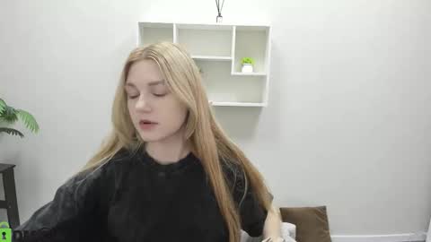 Snapshot of sylvia_ortiz chatting on September 16, 9:32 am Sylvia online show from September 16, 9:32 am