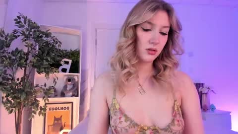 Ellie online show from April 13, 6:30 am