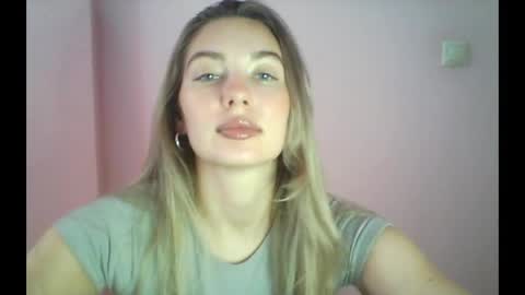 Snapshot of syrami chatting on June 15, 9:22 am syrami online show from June 15, 9:22 am