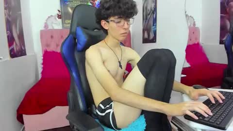 Snapshot of syriussz chatting on January 14, 7:41 pm Syriussz online show from January 14, 7:41 pm