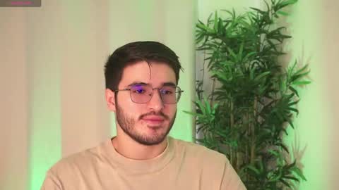 t0ny_wylie online show from April 13, 3:06 pm