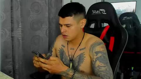 t_moon_1 online show from June 2, 6:59 am