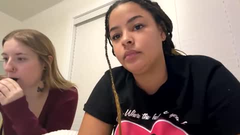 Snapshot of t_princess_t chatting on December 16, 11:39 pm t_princess_t online show from December 16, 11:39 pm