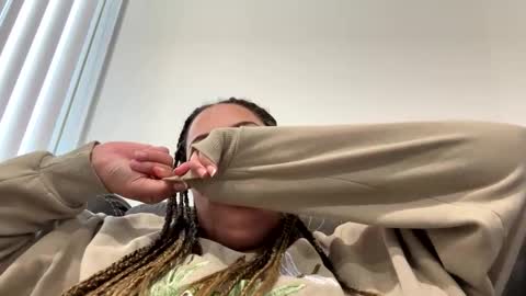 Snapshot of t_princess_t chatting on December 17, 8:43 pm t_princess_t online show from December 17, 8:43 pm