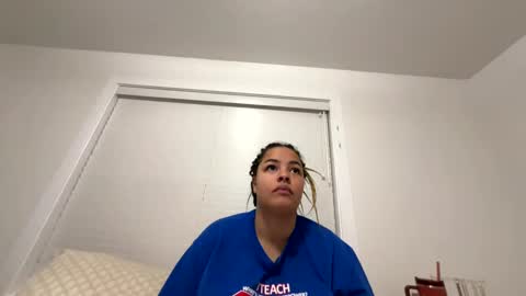 Snapshot of t_princess_t chatting on December 19, 11:03 pm t_princess_t online show from December 19, 11:03 pm