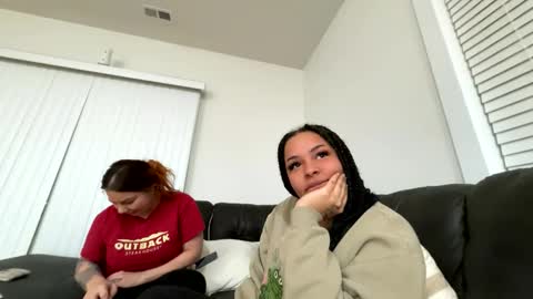 Snapshot of t_princess_t chatting on January 11, 3:23 am t_princess_t online show from January 11, 3:23 am