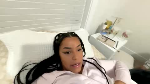 Snapshot of t_princess_t chatting on February 13, 6:41 am t_princess_t online show from February 13, 6:41 am