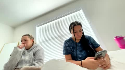 Snapshot of t_princess_t chatting on February 14, 5:03 pm t_princess_t online show from February 14, 5:03 pm