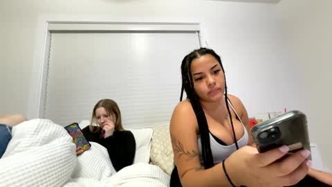 Snapshot of t_princess_t chatting on February 26, 1:43 am t_princess_t online show from February 26, 1:43 am