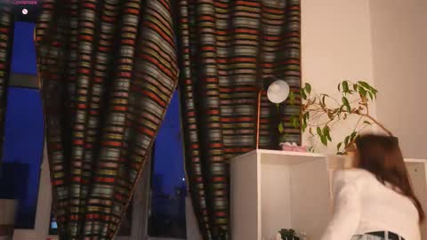 Snapshot of t_tragedienne chatting on December 3, 3:47 am Heeey im Helena3 -- fav555100333 -- pvts only premium and after my public show 3 online show from December 3, 3:47 am