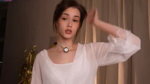 Snapshot of t_tragedienne chatting on December 16, 3:33 am Heeey im Helena3 -- fav555100333 -- pvts only premium and after my public show 3 online show from December 16, 3:33 am