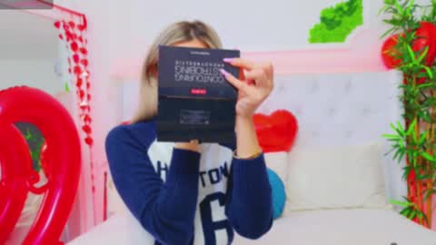 Arianna online show from February 14, 1:40 pm