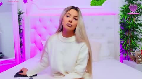 Snapshot of taahiraarabian chatting on December 16, 1:49 pm Arianna online show from December 16, 1:49 pm