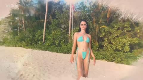 Snapshot of taanni_bc chatting on January 14, 9:42 pm TAANNI online show from January 14, 9:42 pm