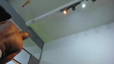 Snapshot of tafari_1 chatting on February 11, 11:22 pm Tafari Zulu online show from February 11, 11:22 pm