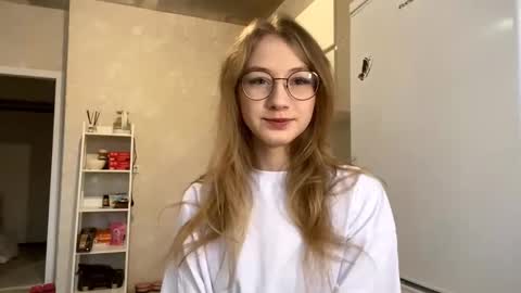 Tessa online show from December 1, 8:08 am