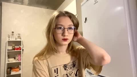 Tessa online show from December 5, 3:09 pm