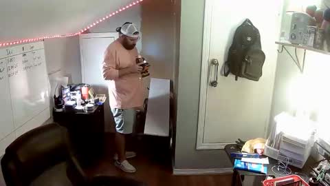 TaintNuzzler online show from October 23, 6:39 pm