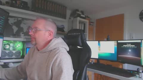 Snapshot of taipan6666 chatting on January 3, 12:30 pm Oliver online show from January 3, 12:30 pm