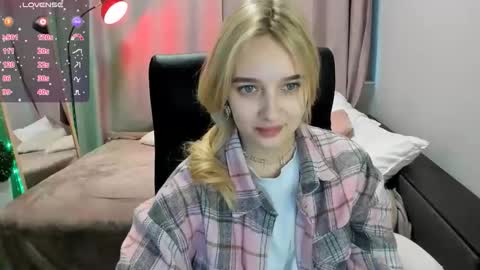 Taisia online show from April 7, 8:15 am