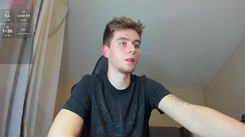 Snapshot of taisonbrownx chatting on December 4, 7:45 pm Taison online show from December 4, 7:45 pm