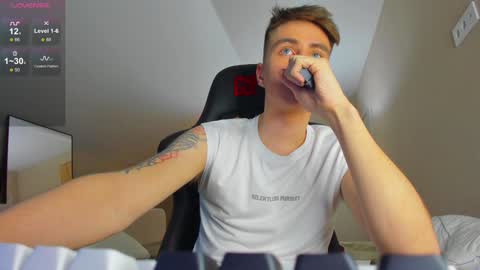 Snapshot of taisonbrownx chatting on December 29, 7:22 pm Taison online show from December 29, 7:22 pm