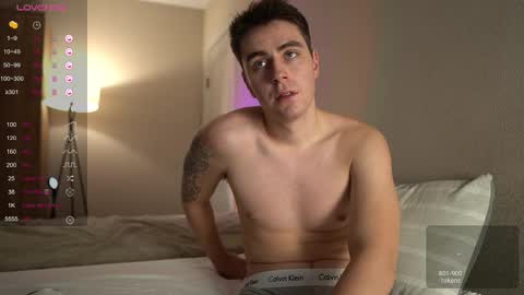 Snapshot of taisonbrownx chatting on October 1, 7:31 pm Taison online show from October 1, 7:31 pm