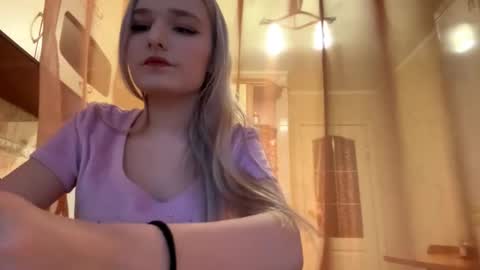 Snapshot of taitebinner chatting on February 1, 1:42 pm Mia online show from February 1, 1:42 pm