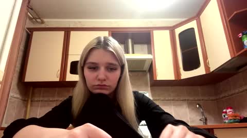 Snapshot of taitebinner chatting on February 23, 7:00 pm Mia online show from February 23, 7:00 pm