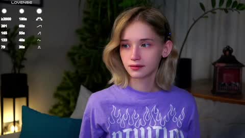 Mia online show from February 4, 1:13 am