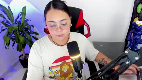 Snapshot of takaragr chatting on October 20, 7:25 pm kalagr online show from October 20, 7:25 pm