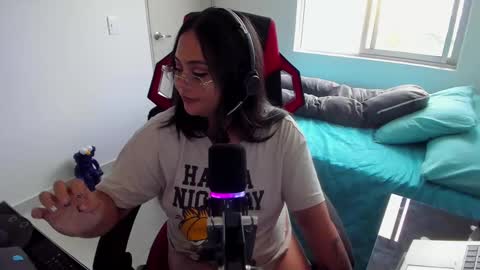 Snapshot of takaragr chatting on November 6, 9:26 pm kalagr online show from November 6, 9:26 pm