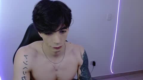 takeru___ online show from December 5, 2:14 pm