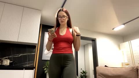 Snapshot of takishadarga chatting on November 21, 12:04 pm Ayla and Lexi online show from November 21, 12:04 pm