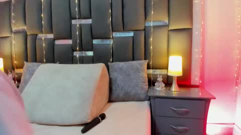 tali  online show from December 19, 6:59 pm