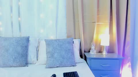 tali  online show from April 10, 6:45 pm