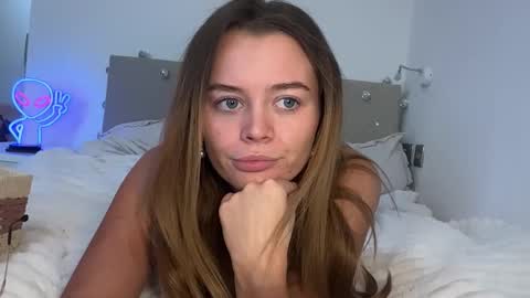 Snapshot of taliavaine chatting on September 27, 3:17 pm Talia online show from September 27, 3:17 pm