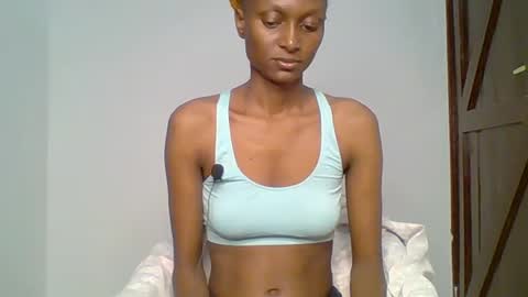 Snapshot of talisha_smiley chatting on June 12, 3:05 am talisha smiles online show from June 12, 3:05 am